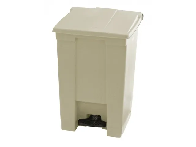 Container Step-On 45 Liter Beige