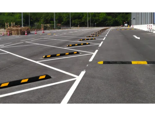 parkeerplaatsbegrenzing,B 900mm,recyclebaar rubber,zwart/wit