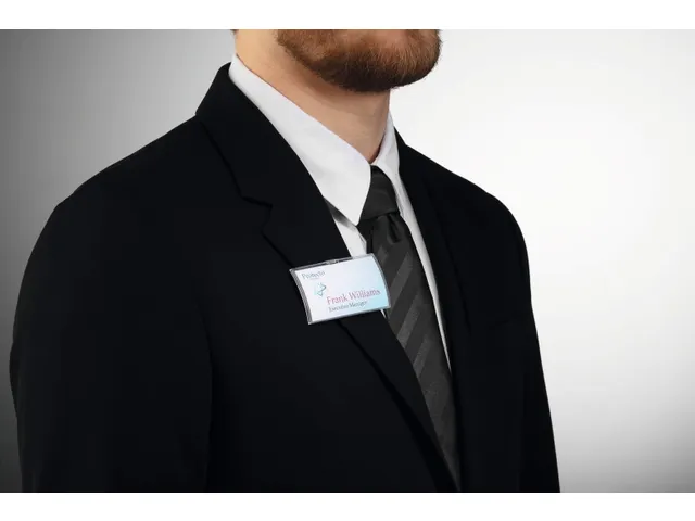 Badge Durable avec aimant CLICK FOLD 40x75mm