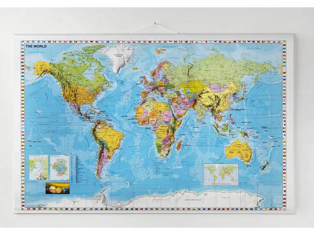 Wereldkaart Naga 89x137cm met ophangkoord