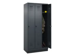locker,HxBxD 1950x900x500mm,3vak,vak B 300mm,draaigrendel,sokkel