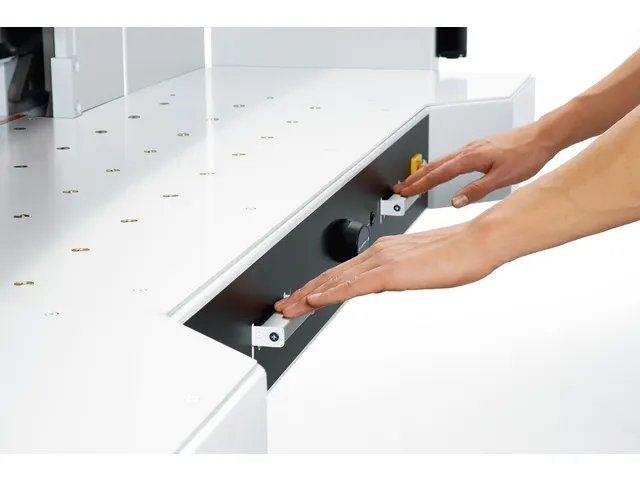 Stapelsnijmachine Ideal 7260 72cm Luchttafel Hydraulisch met onderstel