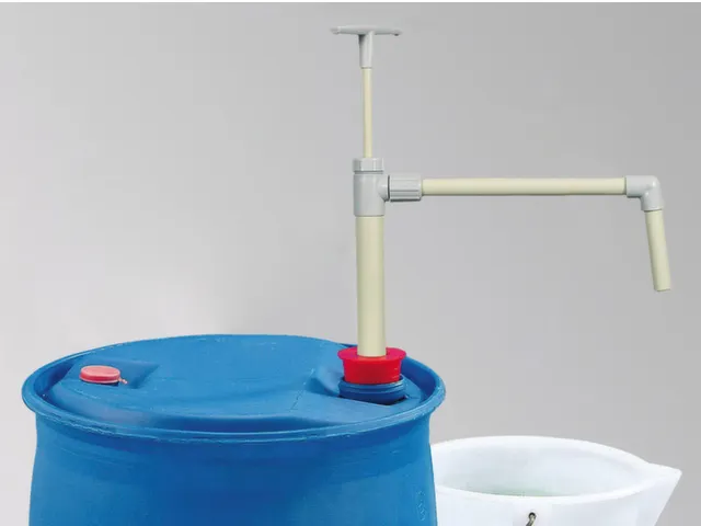 Handpomp Pp Capaciteit 230/300Ml/slag Dompeldiepte 650Mm Met Aftaptuit