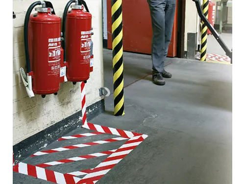 Waarschuwingstape Tesa 58134 rood/wit 50mmx66m