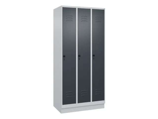 locker,HxBxD 1950x900x500mm,3vak,vak B 300mm,draaigrendel,sokkel
