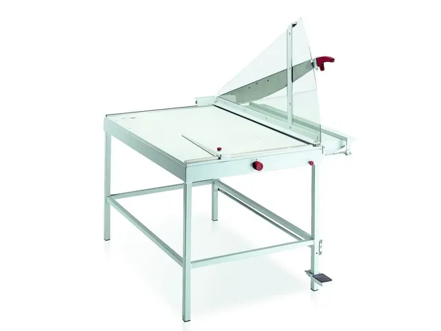 Snijmachine A1 Ideal 1110 110cm met onderstel en voetpedaal