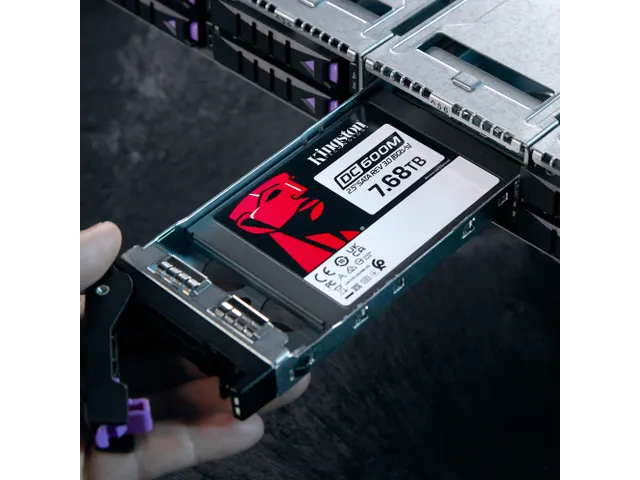 7680G DC600M (gemengd gebruik) 2,5 inch Enterprise SATA SSD
