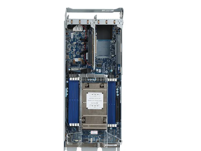 Socket SP3 cluster rack H252-Z10