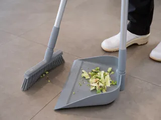 Vikan Hygiene stofblik 33cm met rechtopstaande steel 75cm Paars - 5