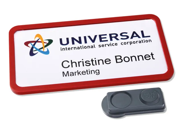 Badge Avery Office 43x81mm avec aimant puissant 10x rouge