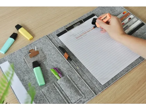 DESQ Schrijfmap A4 Dutch Design Grijs vilt met clipboard en elastiek