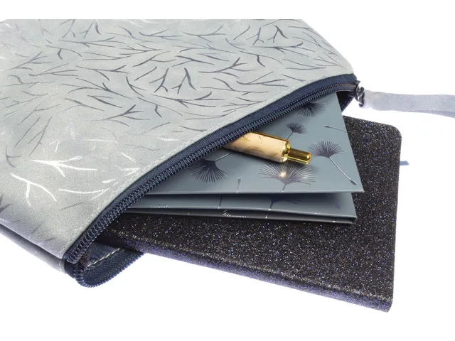 Etui Natural Beauty blauw. 22 x 15 cm.