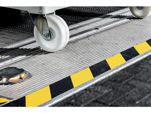 Antisliptape DURALINE GRIP+ 25mmx15m geel-zwart