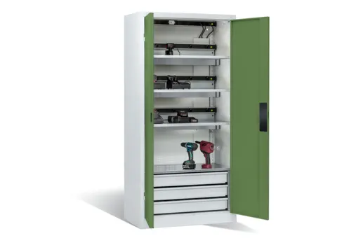 acculaadkast 1950x930x500mm 15stekkerdozen 230V ventilator fr. RAL7035