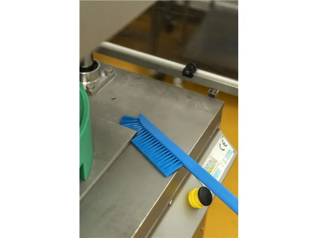 Vikan Hygiene precisieborstel lange steel 600mm medium vezels Blauw
