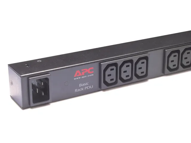 APC Rack PDU AP9572 - Basic, ZeroU, 16A, 230V, (15x) C13, C20 stekker