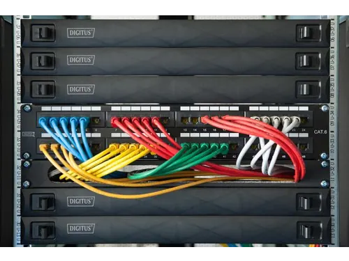 1U Blinde Afdekking Snap-in Voor Netwerk- en Serverkasten ABS Zwart