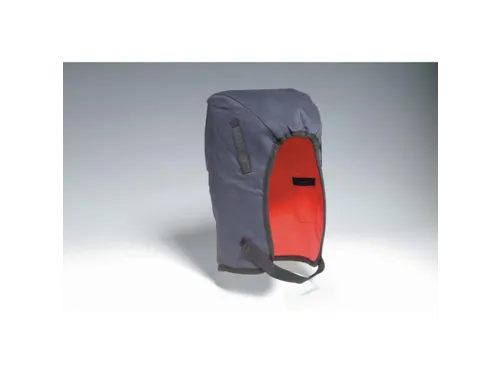Intersafe winterkap met rode voering in 100% acryl, per stuk