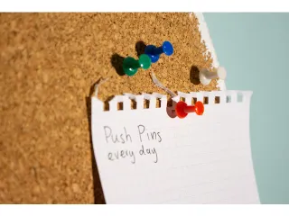 Push-pin Kangaro. Doosje met 40 stuks in 4 kleuren: rood, groen, blauw - 3