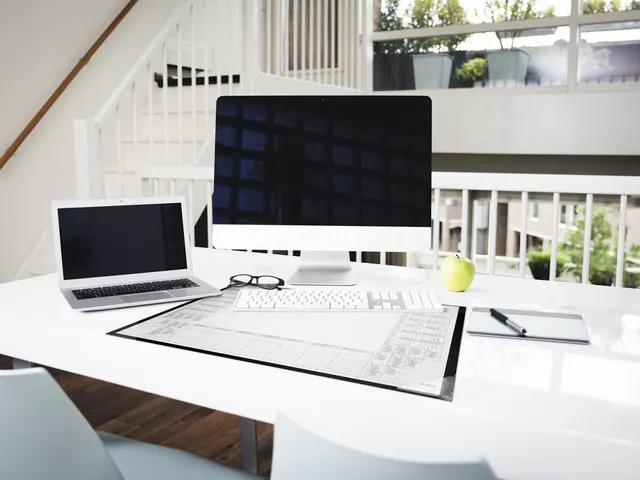 Schrijfonderlegger 600x430mm kalender PP zwart