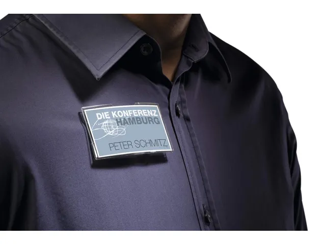 Badge Durable 8123 convexe avec aimant 40x75mm