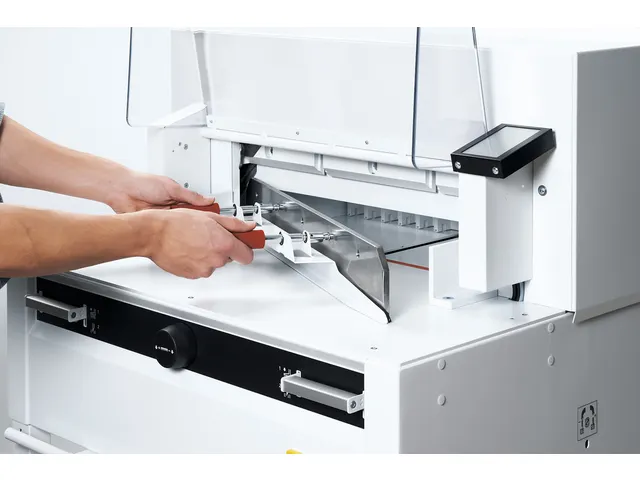 Stapelsnijmachine A3 Ideal 5255 Elektrisch met onderstel