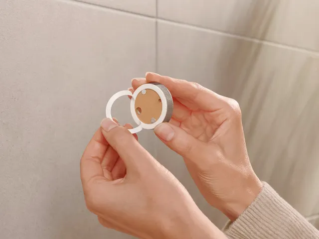 Handdoekhouder Tesa Moon 40562 Zwart zelfklevend met 2 armen