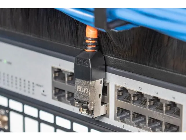 CAT 6A veldconnector haaks STP met stofkap knikbescherming