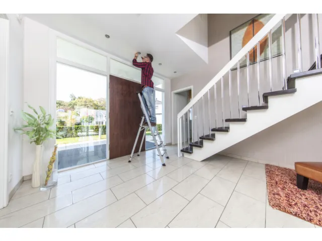 trapladder,eenzijdig,4trede(n),balk L 1,8m,aluminium