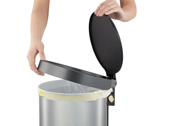 Aria pedaalemmer rond 35 Liter mat RVS