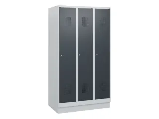 schoollocker,HxBxD 1630x900x500mm,3vak,vak B 300mm,cil.-slot,sokkel - 2