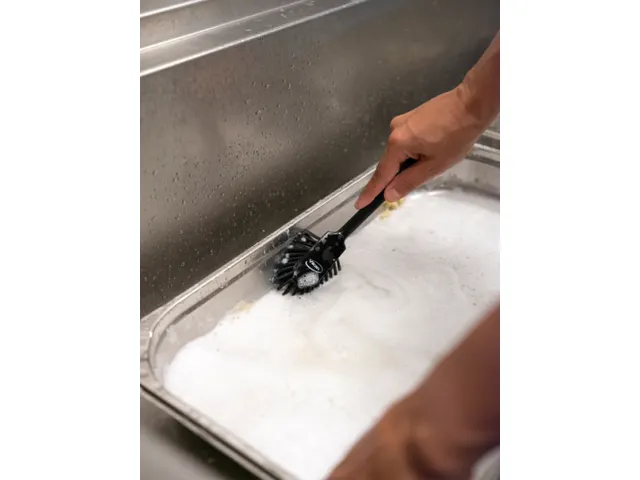 Vikan Hygiene afwasborstel met schraprand medium vezels 280mm zwart