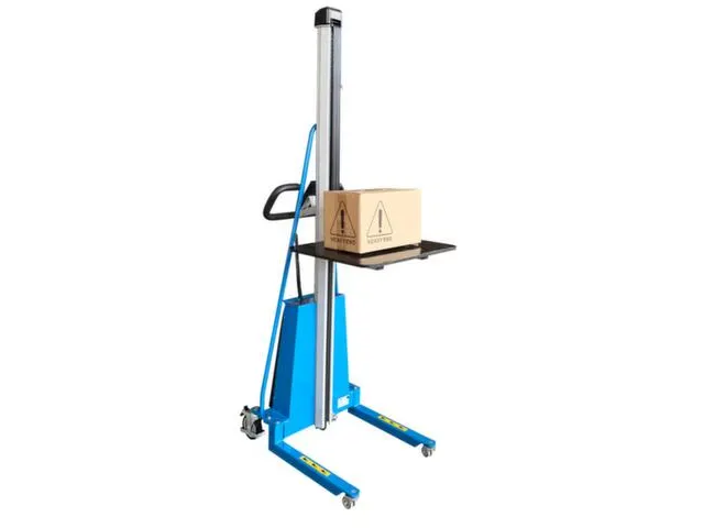 élévateur électrique,force 100kg,plateforme Lxl 600x470mm,4 roul.