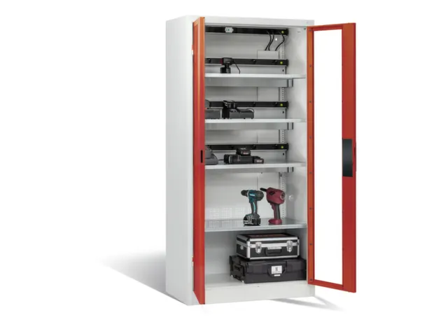 acculaadkast 1950x930x500mm 15stekkerdozen 230V ventilator fr. RAL3000