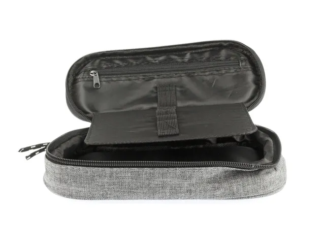 Etui Kangaro met inleg licht grijs ca 22x5x9cm