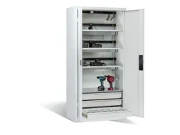 acculaadkast 1950x930x500mm 15stekkerdozen 230V ventilator fr. RAL7035