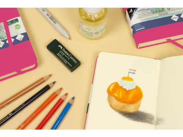 Schetsboek Kangaro A6 hot pink PU HC 80 vel 140gr roomwit met elastiek