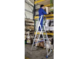 verrijdbare treden-platformladder eenzijdig 6treden stand H 1 4m