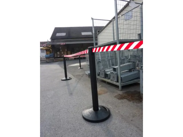 Afzetsysteem Paal Pvc 970x90mm Rubber Band Rood/wit Paal Zwart