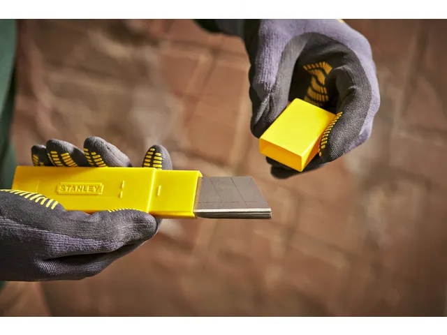 Afbreekmesjes Stanley 25mm 10 stuks