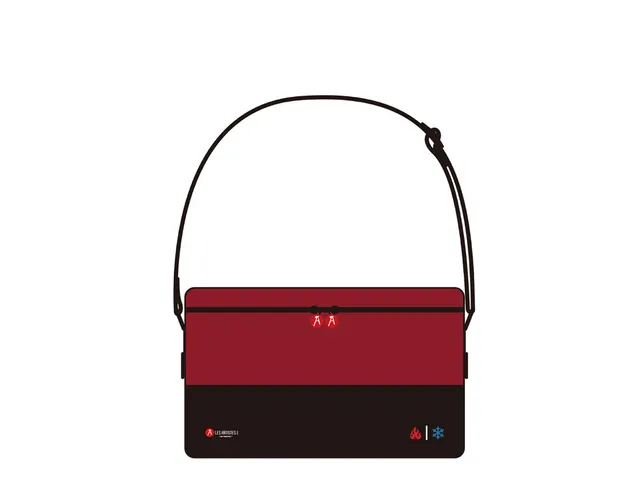 Koeltas L Les Artistes Paris Split Red & Black