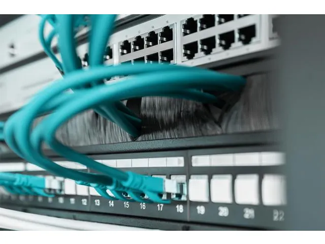 1U kabelborstelstrip open voor 483 mm (19 inch) kasten Zwart