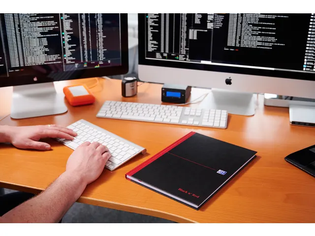 Notitieboek Oxford Black n' Red A4 96vel blanco zwart