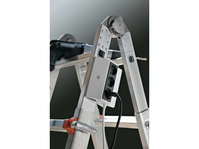 Stekkerdoos Brennenstuhl bureau klembaar 3 voudig 3 meter grijs/wit