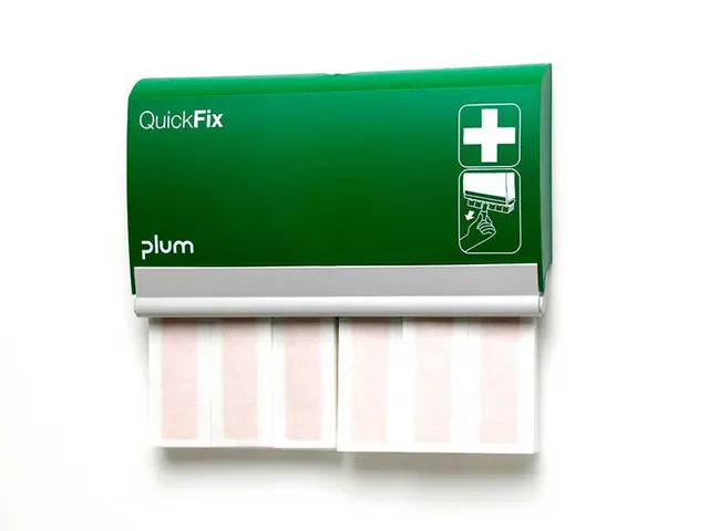 Plum QuickFix pleisterdispenser Navulling 30 elastische pleisters XL