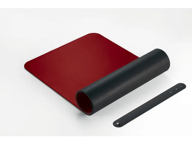 Sous-main Sigel enroulable 800x300x2mm noir-rouge simili cuir