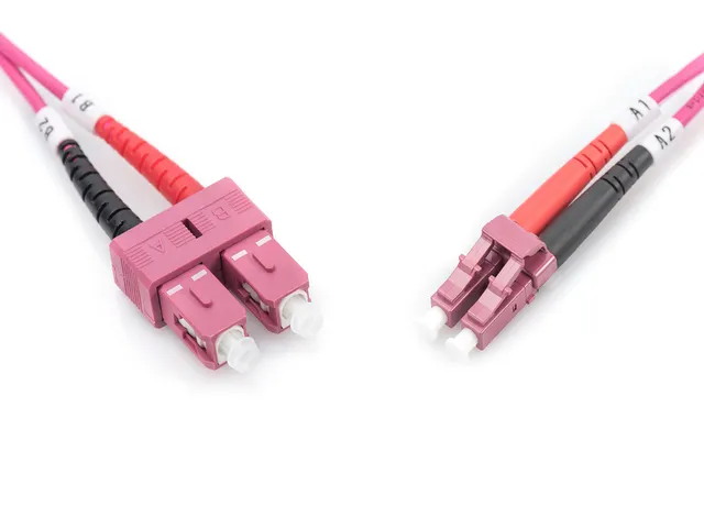Digitus Lwl Lc/sc Patch kabel 10m violet