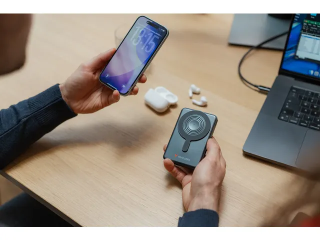 Charge 'n' Go Power Bank Magnetisch draadloos opladen 10.000mAh Grijs