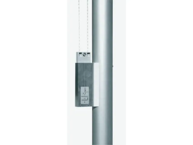 Mât Alumium Hauteur (au-dessus sol) 8m drisse extérieure