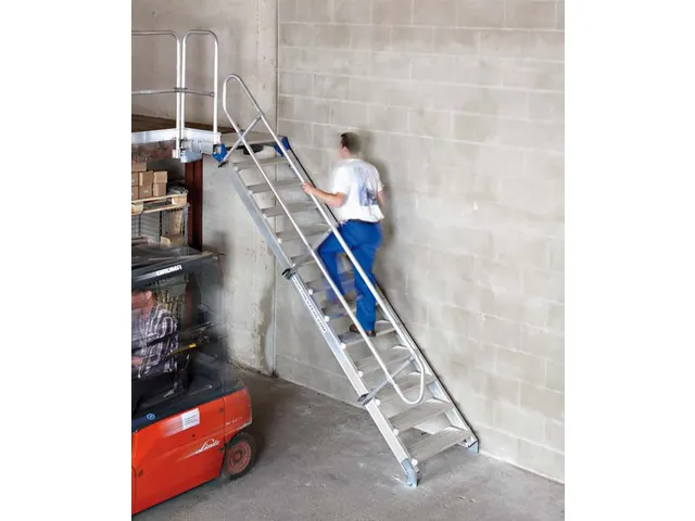 escalier mobile,estrade H 1,08m,5marches,marches l 600mm